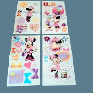 Disney Roommates Minnie Daisy Bow-Tique Peel & Stick Wall Decals 33 Total Pieces